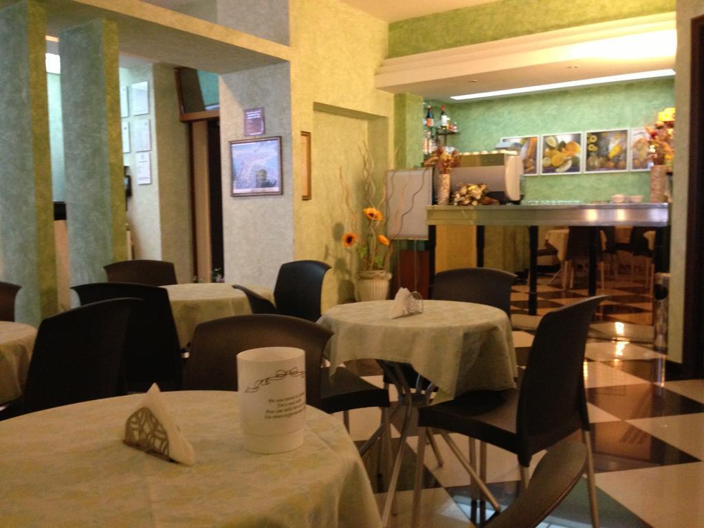 Hotel Ristorante Stellato Trebisacce Exterior foto